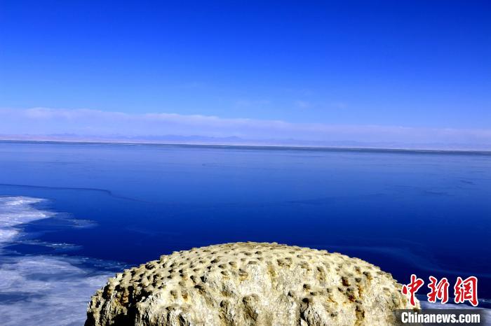 青海湖潛水區(qū)域首次實現(xiàn)“無人船”定位采樣